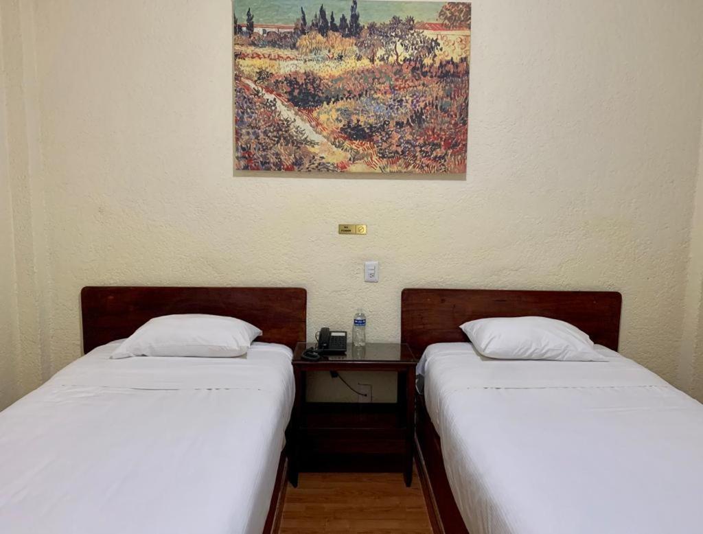 Hotel Capri De Leon Mexico المظهر الخارجي الصورة