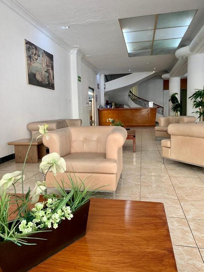 Hotel Capri De Leon Mexico المظهر الخارجي الصورة